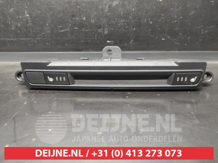 Mazda CX-3 Stoelverwarmings Schakelaar O713600