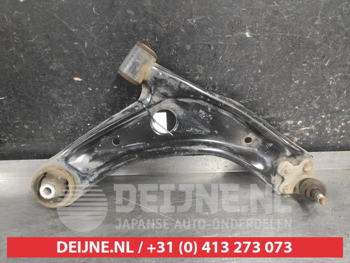 Toyota Yaris Draagarm onder rechts-voor O713664