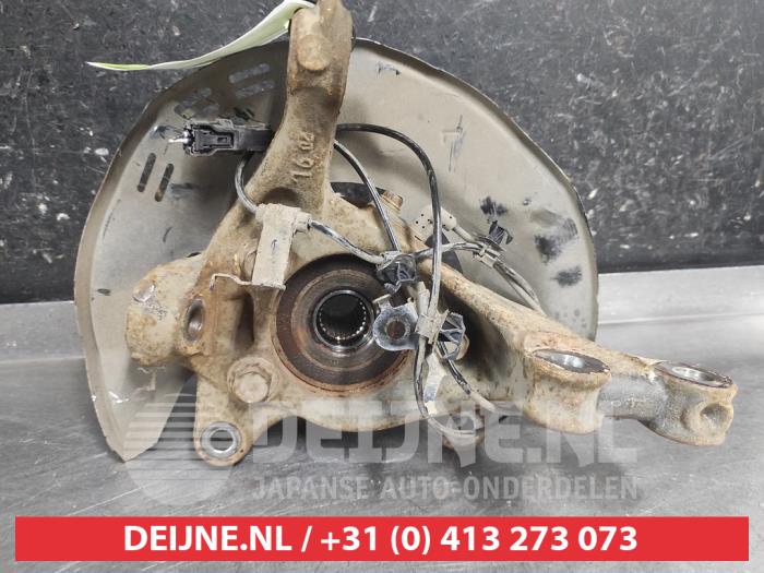 Toyota Yaris Fusee links-voor O713665
