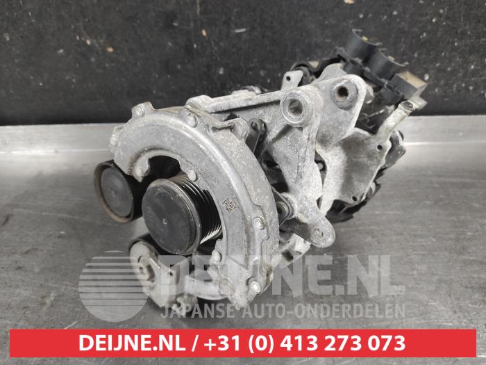 Gebruikte Dynamo Kia Sportage (QL) 1.6 CRDi 16V 136 Prijs op aanvraag aangeboden door V.Deijne Jap.Auto-onderdelen BV