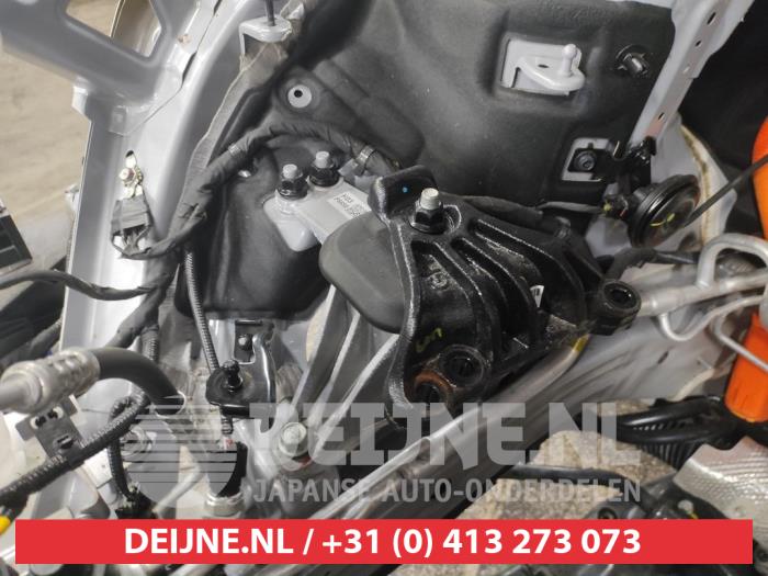 Hyundai Santafe Engine mount O713950