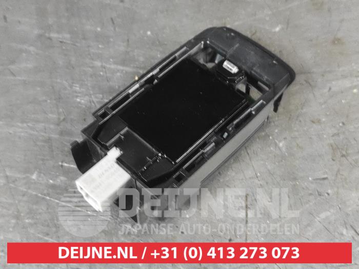 Toyota Aygo X Rain sensor O714031