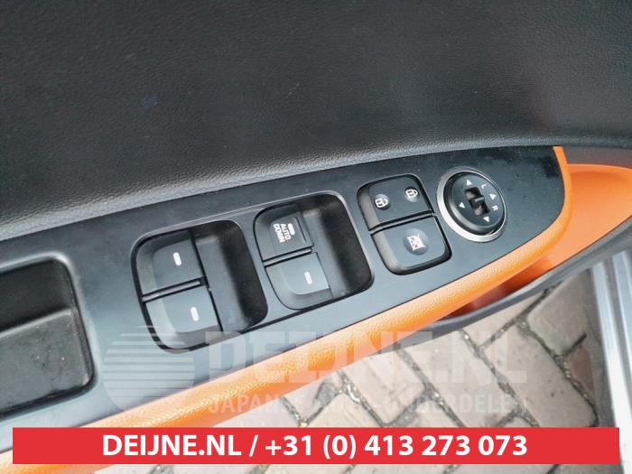 Hyundai I10 Kombischalter Fenster O714044