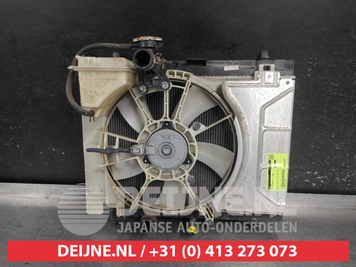 Toyota Yaris Kühler O714263