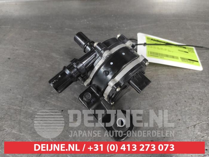 Gebruikte Extra waterpomp Hyundai Santa Fe V (MX5) 1.6 T-GDI PHEV 4WD Prijs op aanvraag aangeboden door V.Deijne Jap.Auto-onderdelen BV