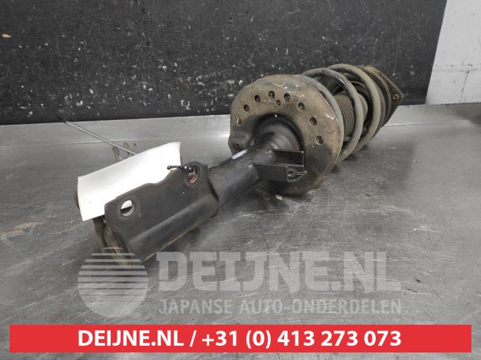 Nissan Qashqai Front shock absorber rod, left O714505