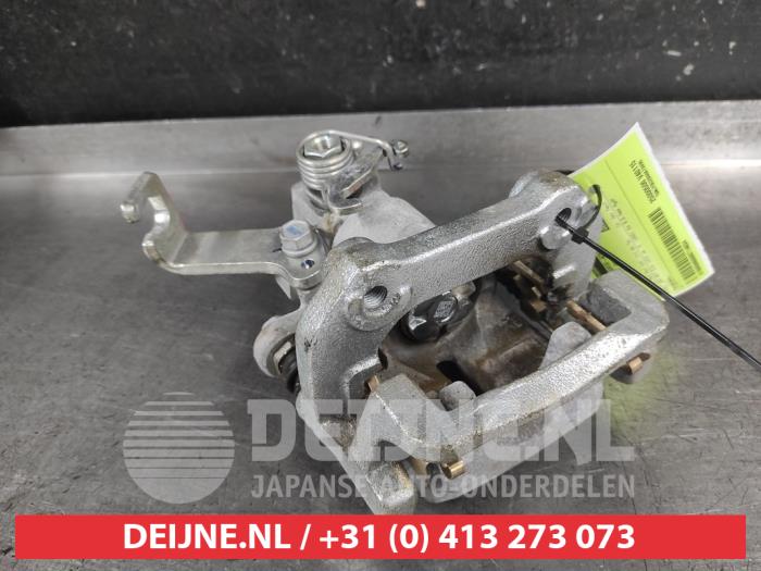 Suzuki S-Cross Remklauw (Tang) rechts-achter O714634