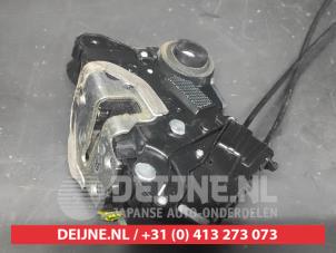 Toyota Prius Door lock mechanism 4-door, front left O714685 photo 2