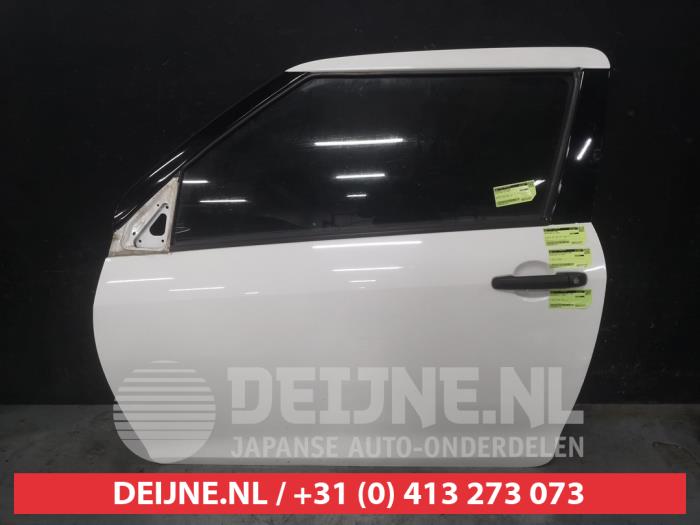 Suzuki Swift Tür 2-türig links O714713