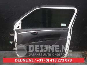 Suzuki Swift Door 2-door, right O714723 photo 2