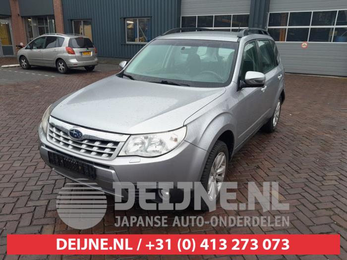 Subaru Forester Stoßstange vorne O714736