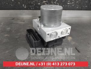 Toyota Corolla ABS pump O714808 photo 2