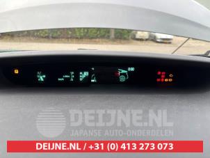 Toyota Prius Odometer KM O715057 photo 3
