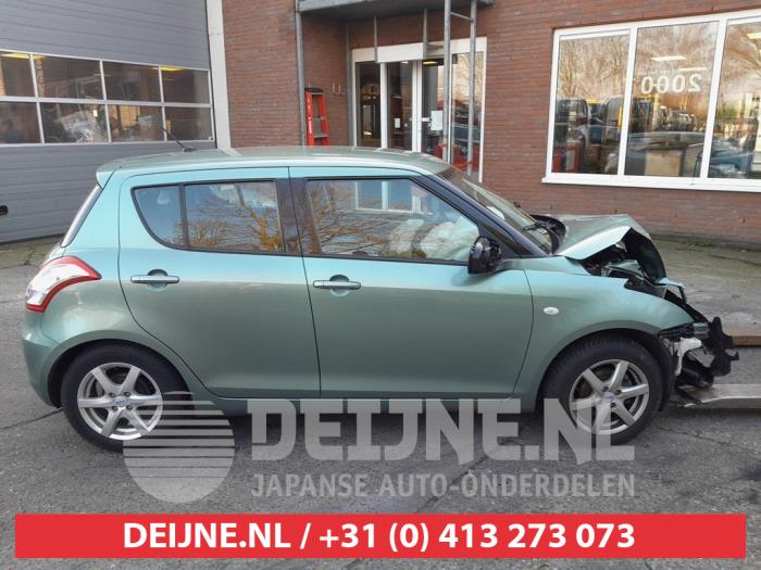 Suzuki Swift Portierruit 4Deurs rechts-achter O715231