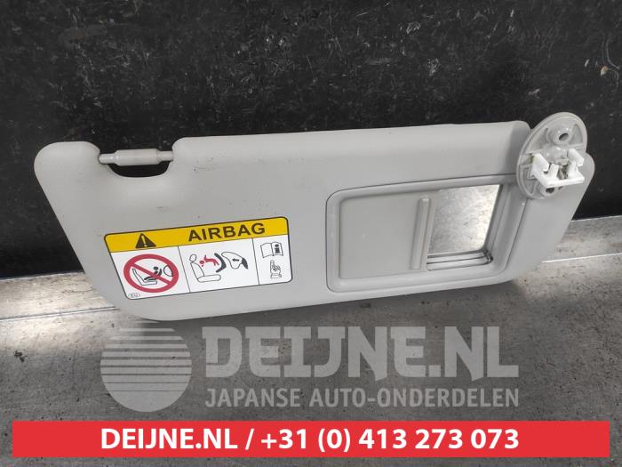 Toyota Rav-4 Sun visor O715323
