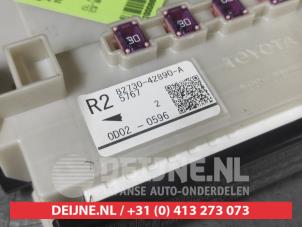 Toyota Rav-4 Sicherungskasten O715363 foto 3
