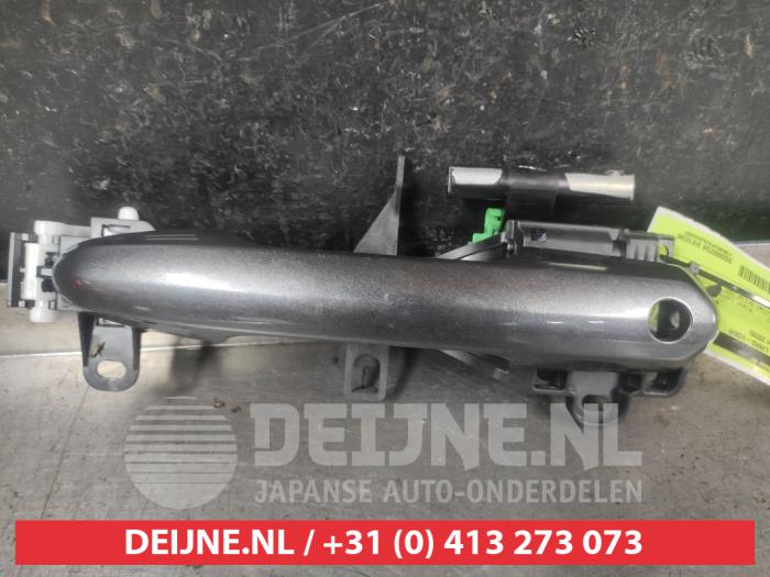 Toyota Rav-4 Türgriff 4-türig links vorne O715368