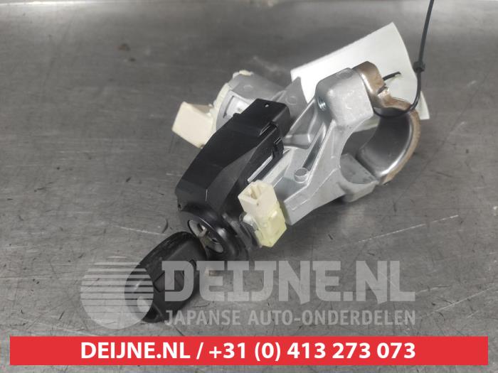 Toyota Yaris Ignition lock + key O715468