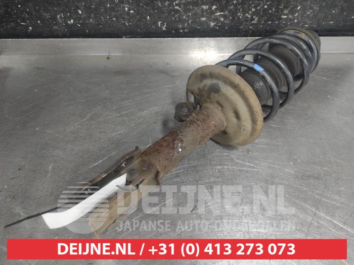 Toyota Yaris Front shock absorber rod, left O715482