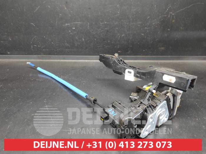 Kia Ceed Sportswagon Türschlossmechanik 4-türig links vorne O715751