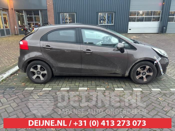 Kia Rio Türscheibe 4-türig rechts hinten O715922
