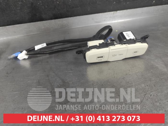 Hyundai Inster USB stekker O715950