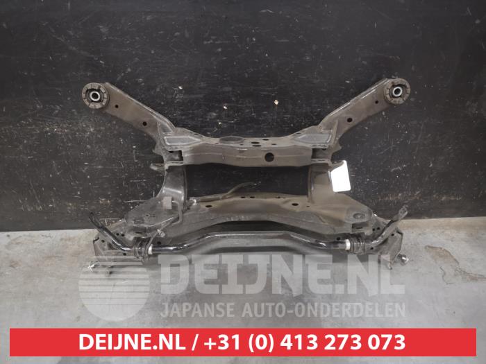 Nissan Qashqai Träger hinten O716010