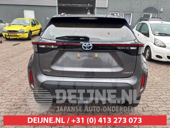 Toyota Yaris Cross Tailgate reflector, right O716018