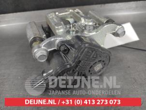 Hyundai Inster Bremszange rechts hinten O716072 foto 3