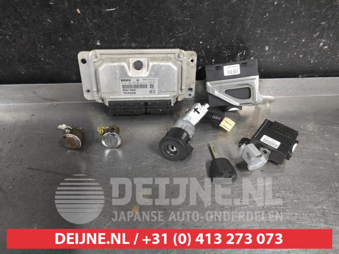 Toyota Aygo Set of cylinder locks (complete) O716284