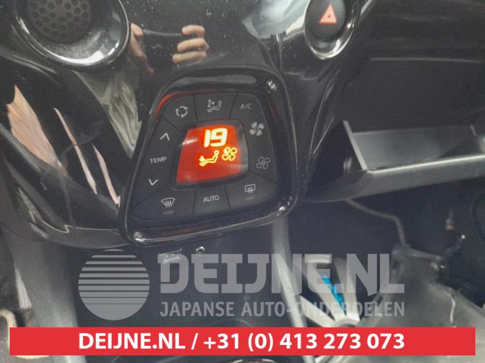 Toyota Aygo Heater control panel O716342
