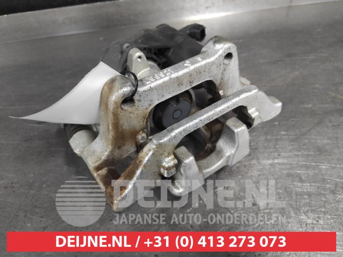 Toyota Yaris Cross Remklauw (Tang) rechts-achter O716362