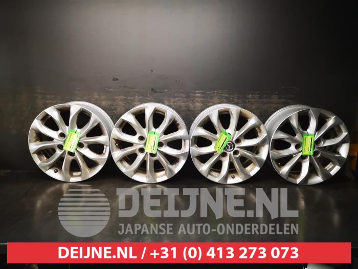 Mazda 3 Set of sports wheels O716415
