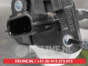 Nissan Qashqai Air mass meter O716459 photo 2