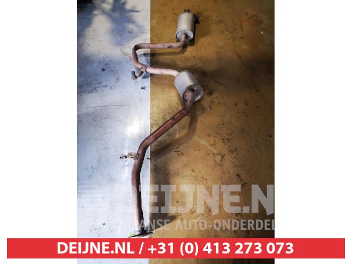 Gebruikte Uitlaat Einddemper Toyota Auris Touring Sports (E18) 1.2 T 16V Prijs € 50,00 Margeregeling aangeboden door V.Deijne Jap.Auto-onderdelen BV