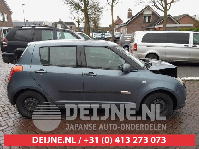 Suzuki Swift Dreieckfenster rechts hinten O716546