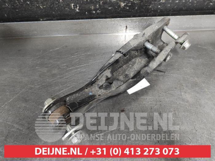 Nissan Qashqai Querlenker rechts hinten O716577