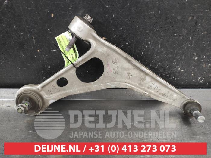 Nissan Qashqai Querlenker unten rechts vorne O716579