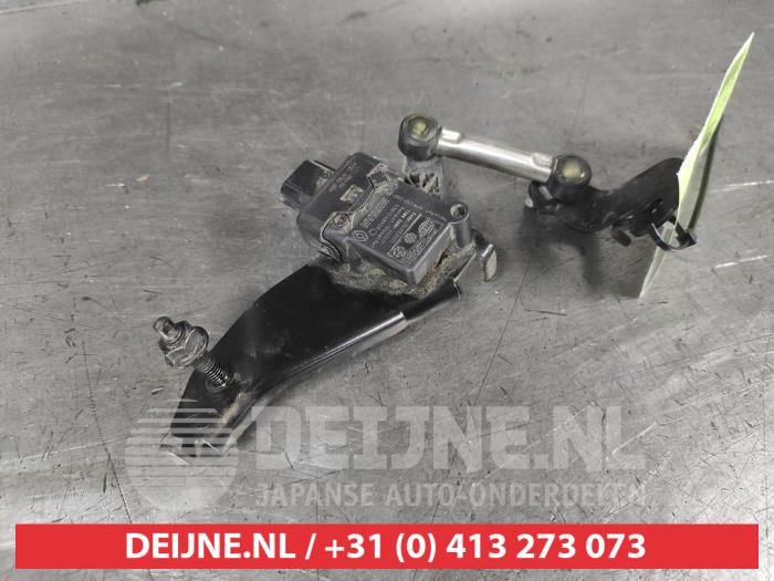 Nissan Qashqai Xenon hoogteregelaar O716589