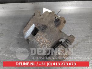 Mitsubishi Lancer Remklauw (Tang) links-voor O716823 foto 2
