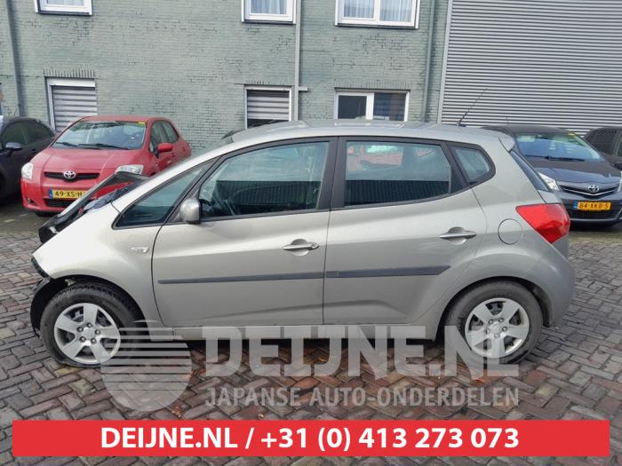Kia Venga Extra window 4-door, left O716858