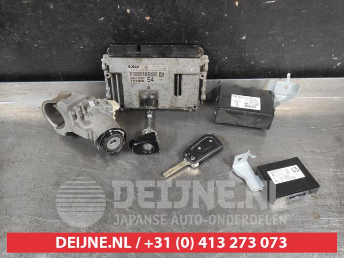 Toyota Aygo Set of cylinder locks (complete) O717076