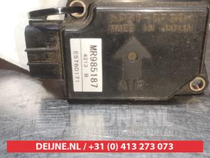 Mitsubishi Outlander Luchthoeveelheidsmeter O342790 foto 4