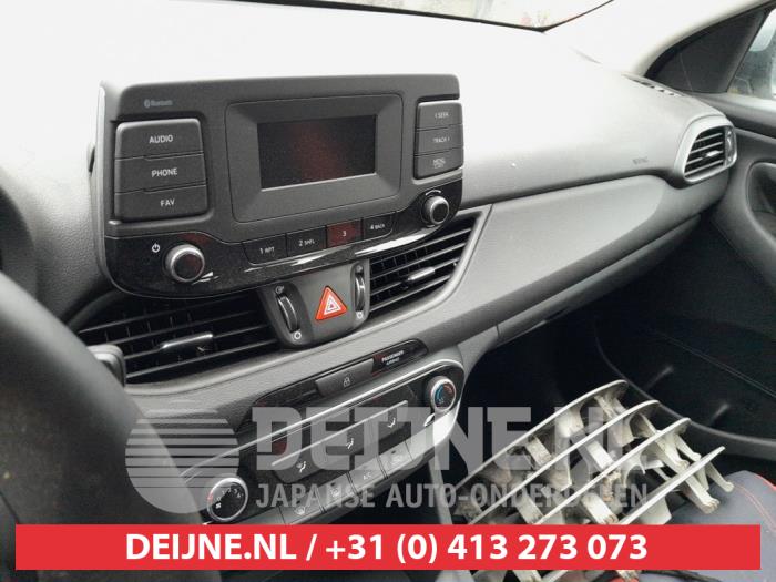 Hyundai I30 Kachel Bedieningspaneel O717157
