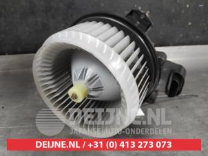 Toyota Auris Kachel Ventilatiemotor O717194 foto 2