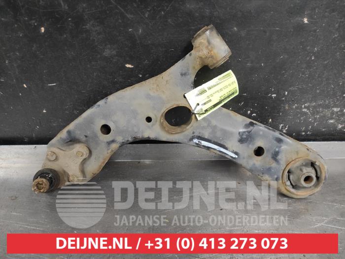 Toyota Auris Querlenker unten links vorne O717214