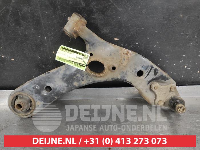 Toyota Auris Querlenker unten rechts vorne O717215