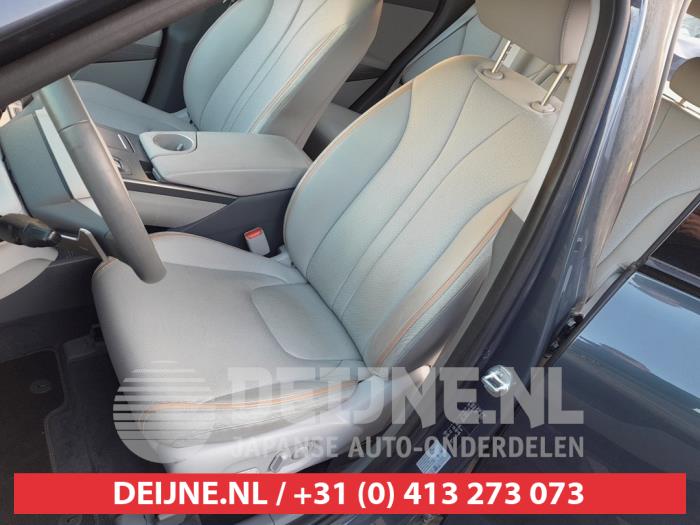 Hyundai Nexo Stoel links O717299