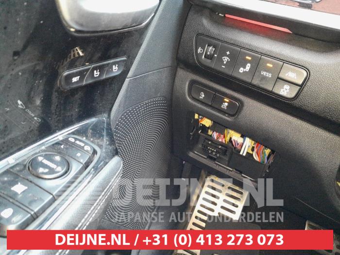 Kia Niro Combischakelaar ramen O717341