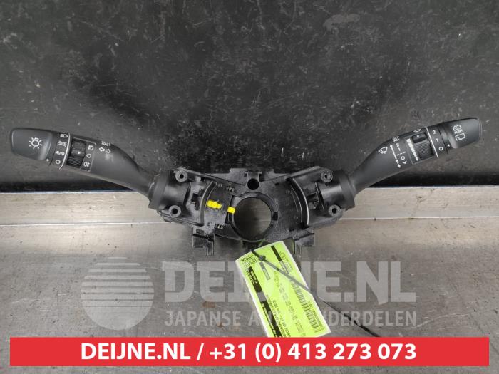 Hyundai I30 Steering column stalk O717415